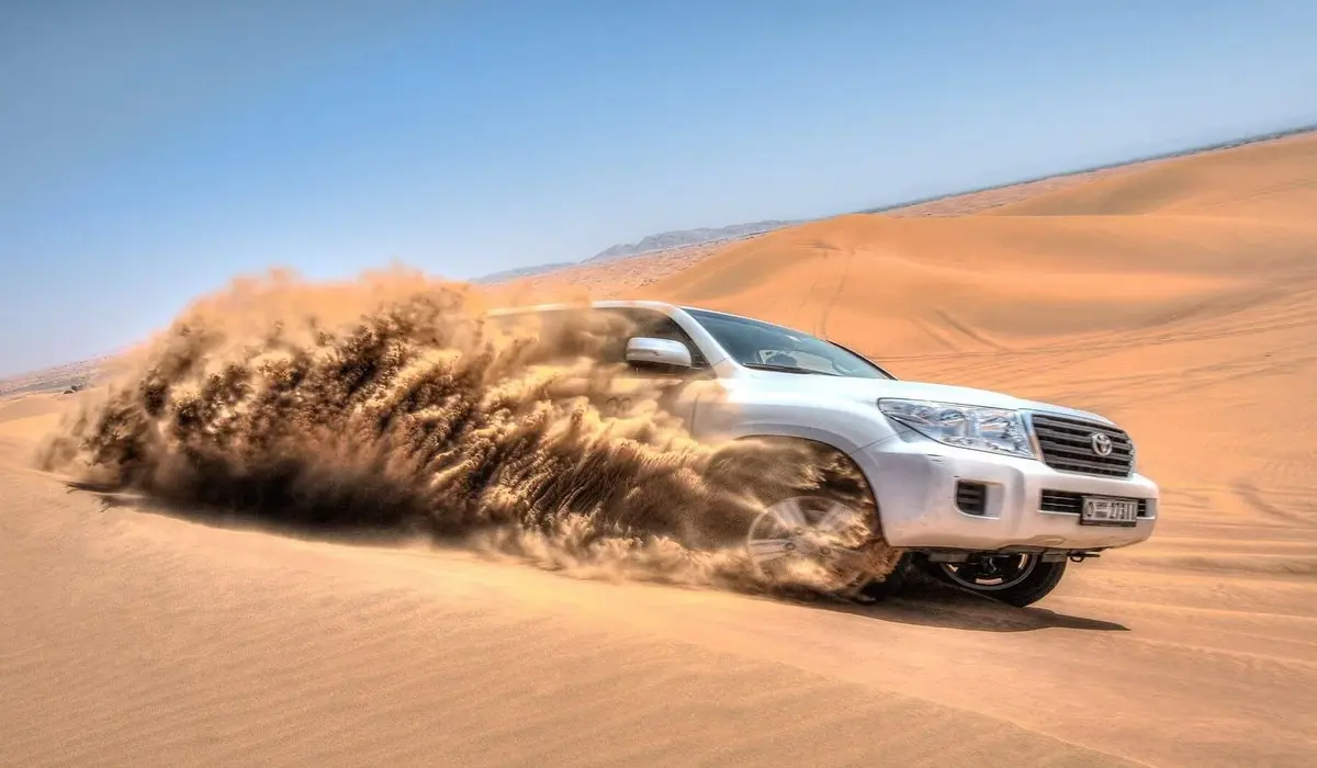 land cruiser in uae dessert